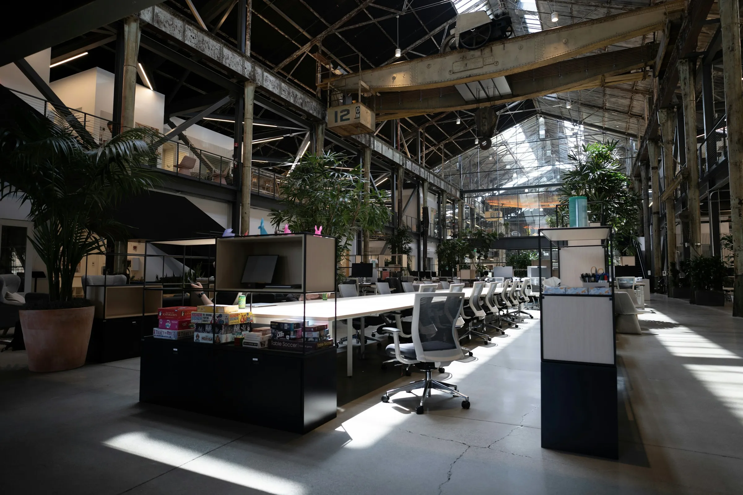 Bureaux Travée : bureaux dans une ancienne halle métallique