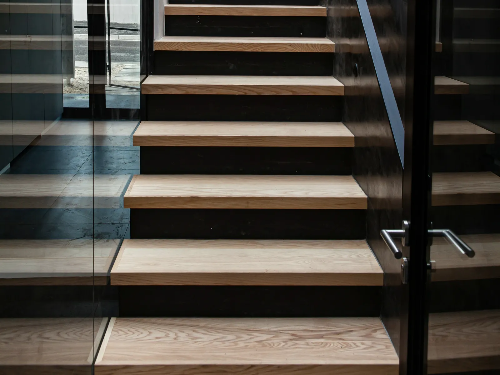 Un escalier vers l’étage ajouté