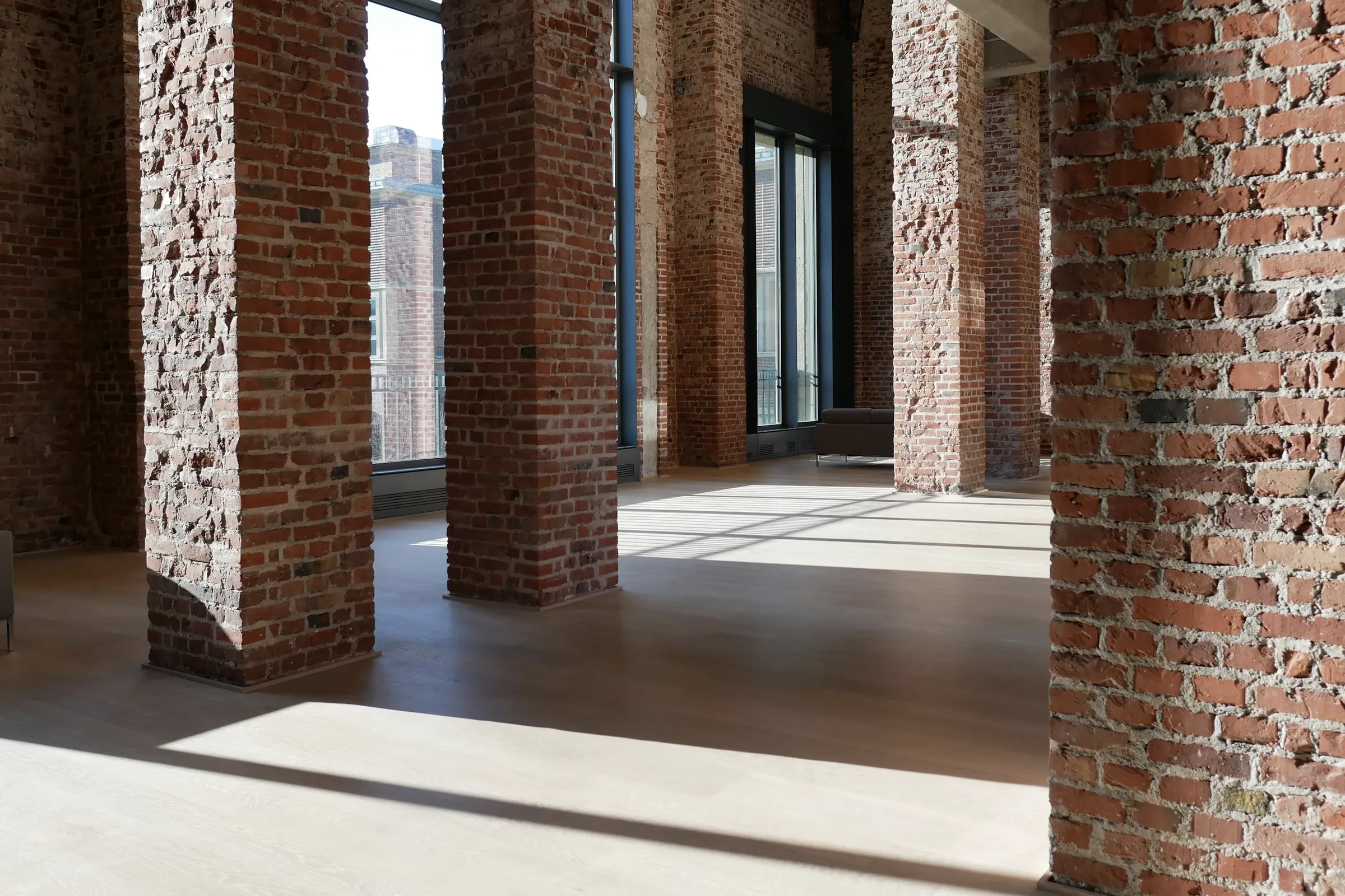 Loft Canal : entrepôt de briques reconverti en lofts